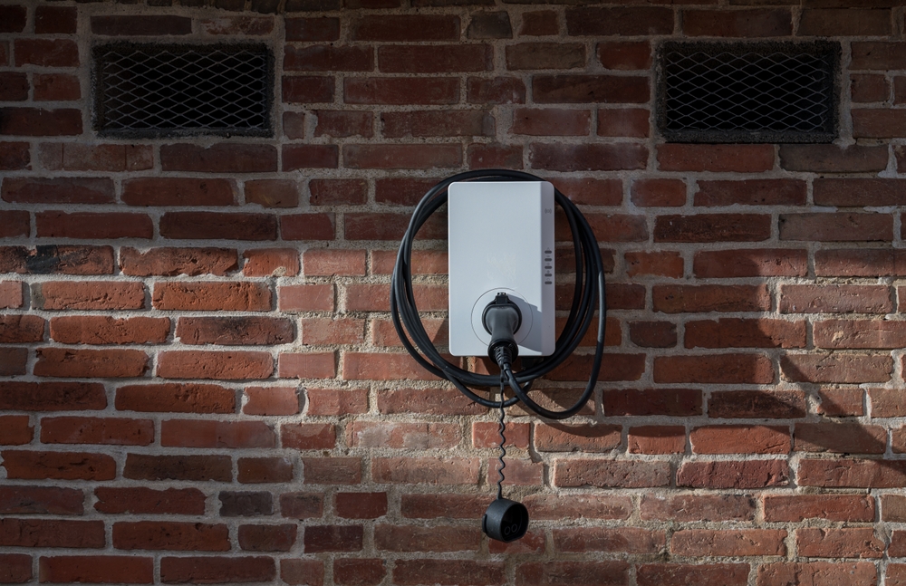 EV Charger Installation Made Easy with an Electrician in Mississauga