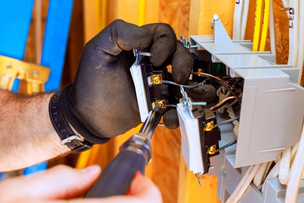 When to Call an Electrician in Mississauga: 7 Electrical Problems That Need Professional Help